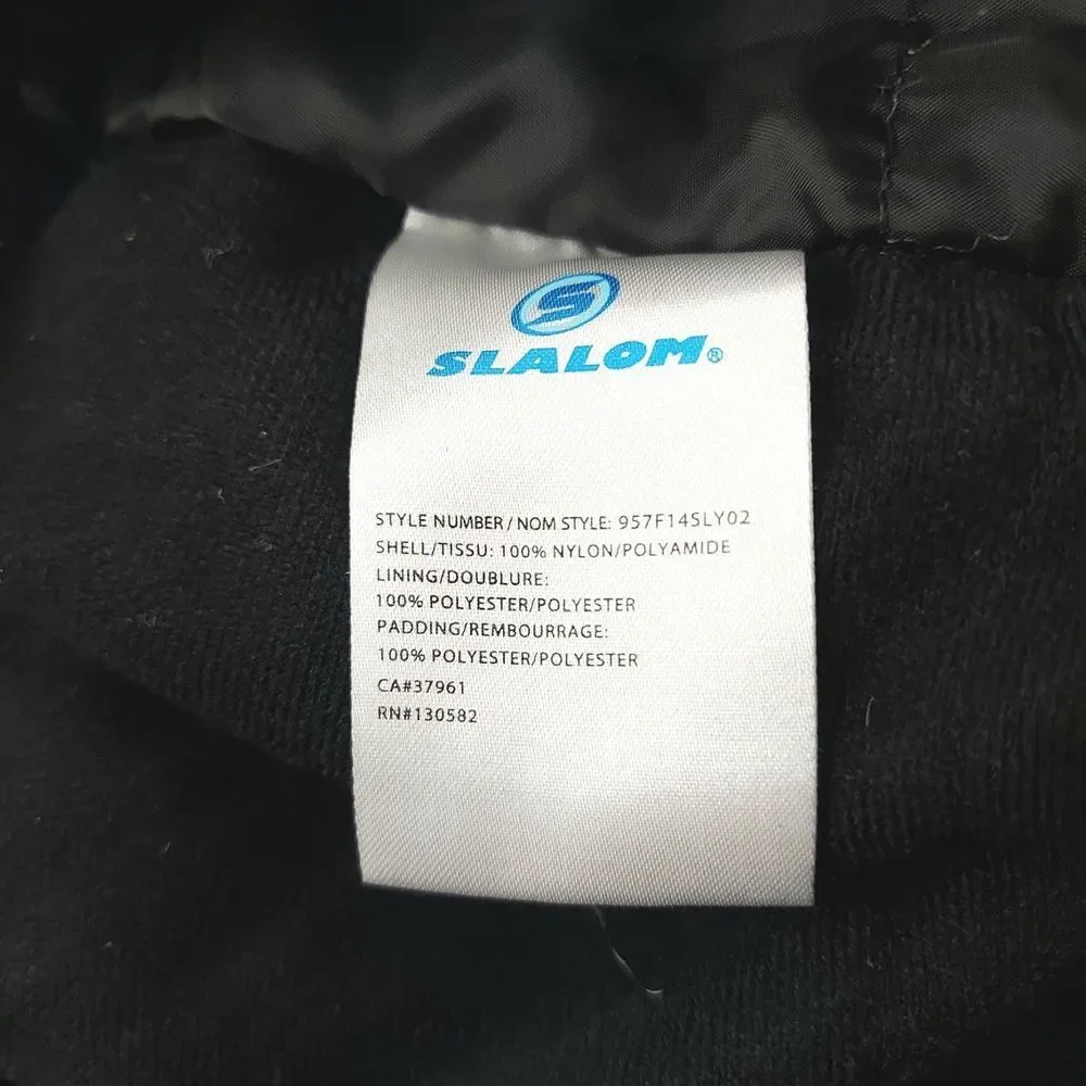 Slalom kids snowboarding